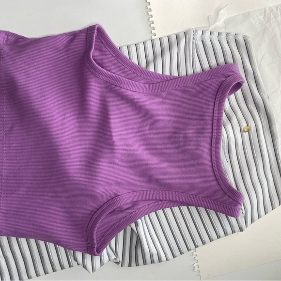 HOT! Spiritual Gangster stripped leggings and cropped tank top. - Picture 5 of 9